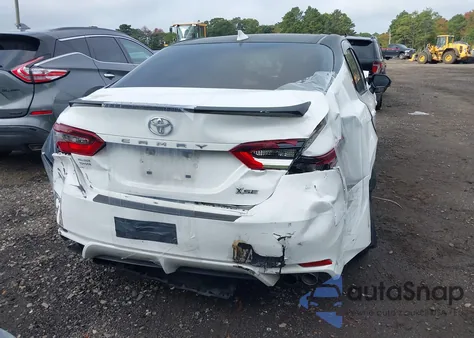 2022 Toyota Camry Se z USA, uszkodzony, nr VIN 4T1T11AK4NU641826